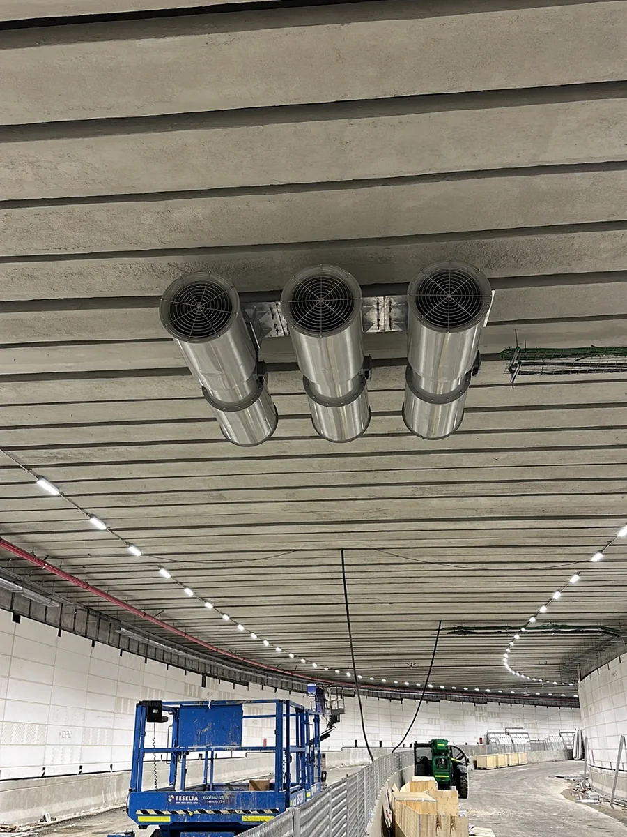 Ventilation system installation inside the tunnel