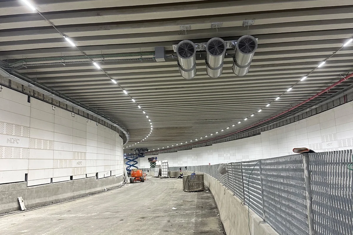 Túnel Plaza de la Bandera con ventilación, luminarias y malla antideslumbrante